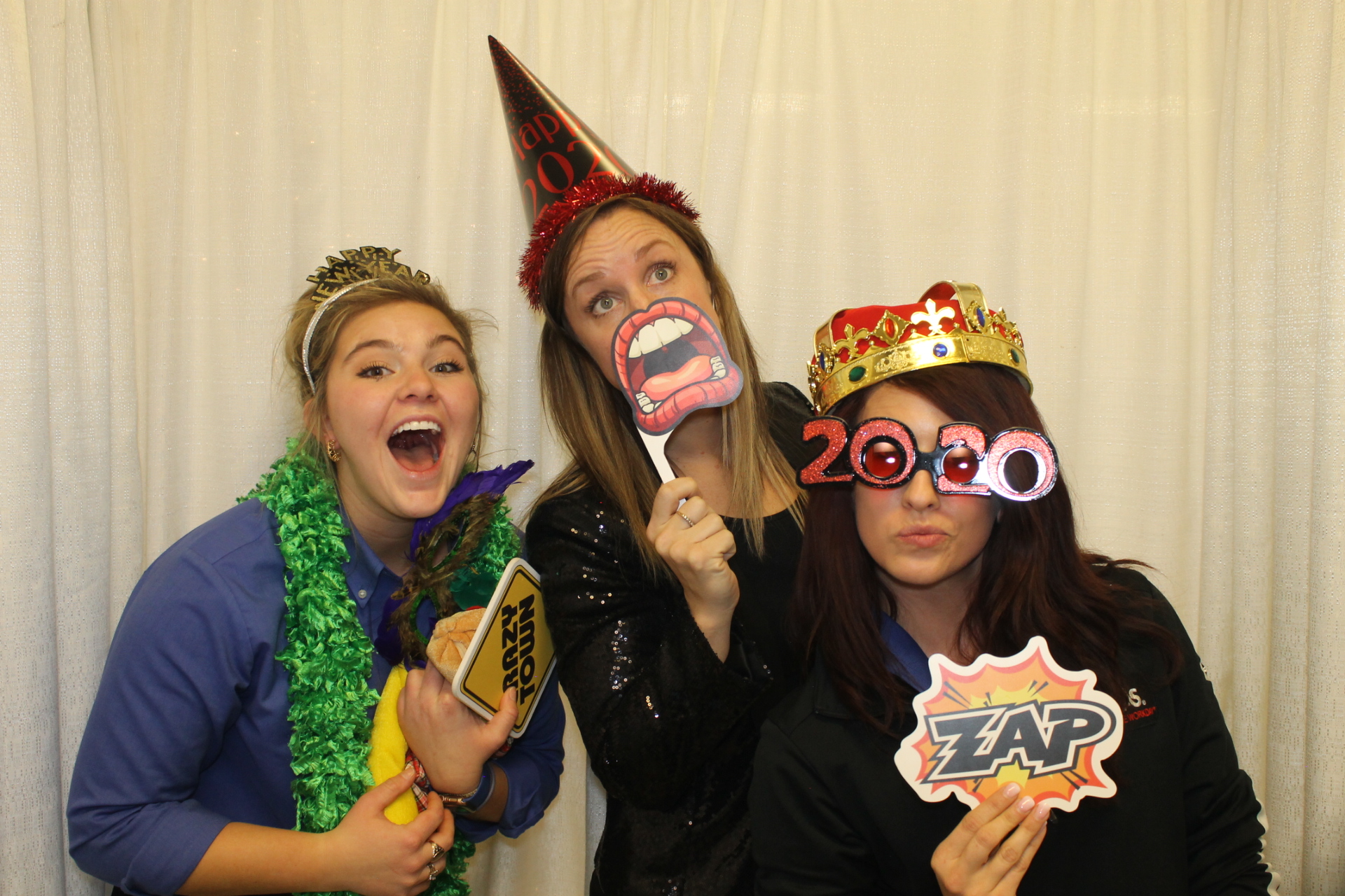Cintas NYE Party | View more photos from the event at gallery.photoboothcincy.com/u/PhotoBoothCincy/Cintas-NYE-Party-0